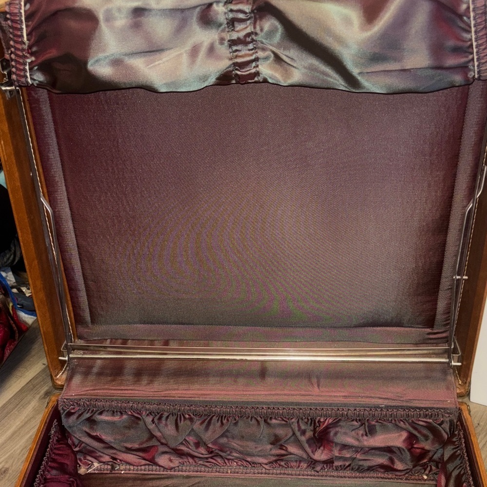 Christie Baggage Vintage Brown Suitcase - Picture 6 of 12